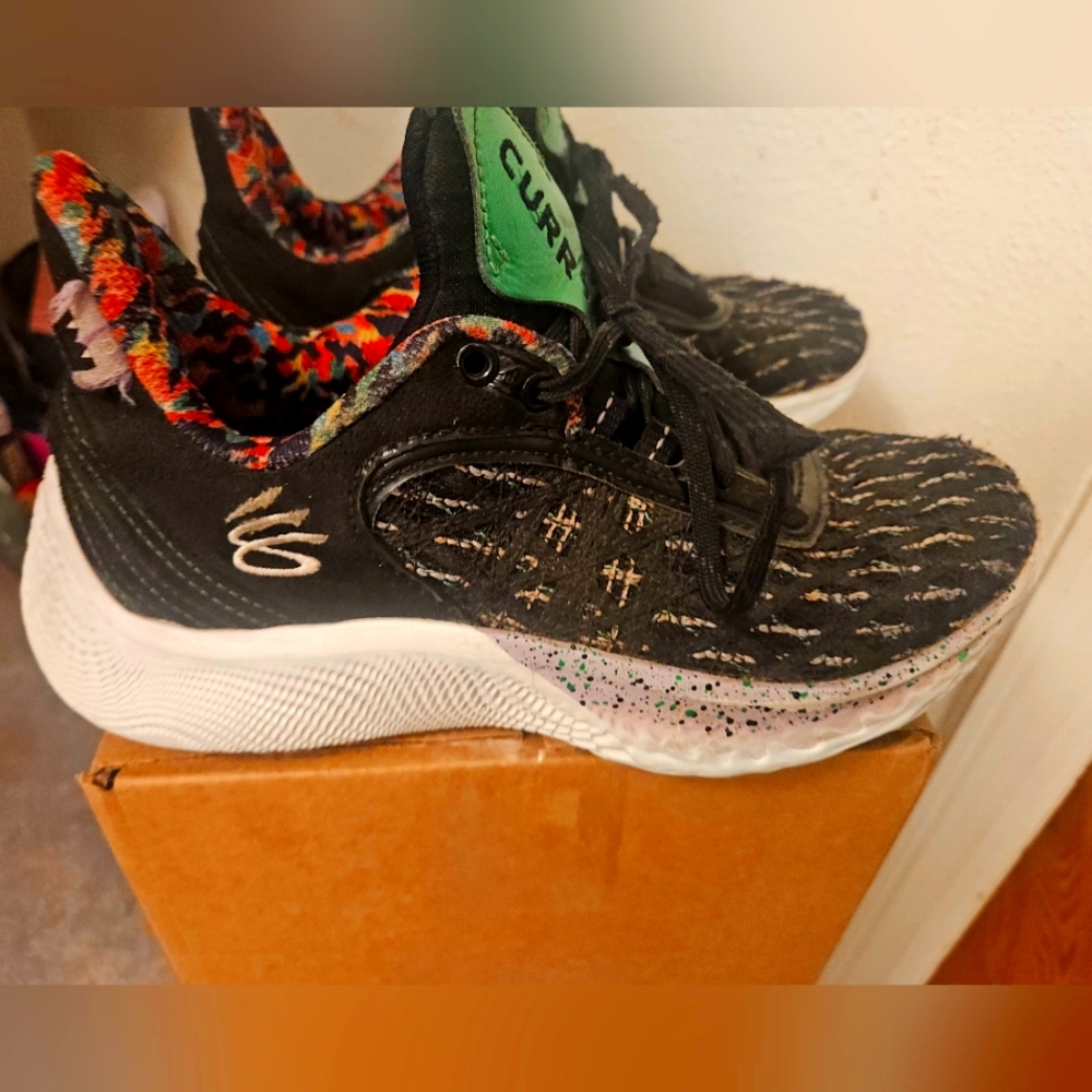 Under Armour Steph Curry 9 Flow Count It UA Sesame St 3024248-002 Size 4 Youth